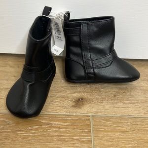 NWT, Baby girl, shoes, Old Navy, size 12-18M, black booties.
